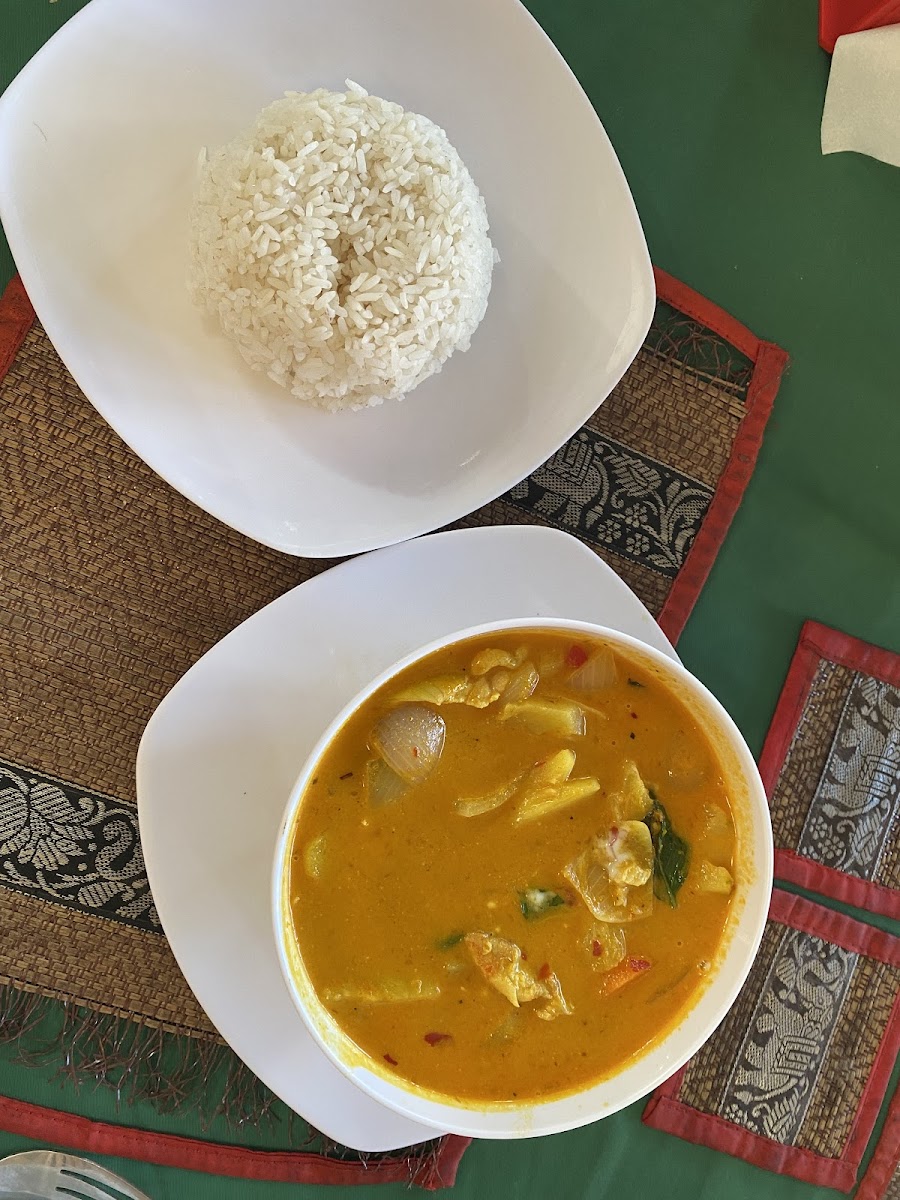 The Red And Green Curry Angkor Restaurant Photos 2